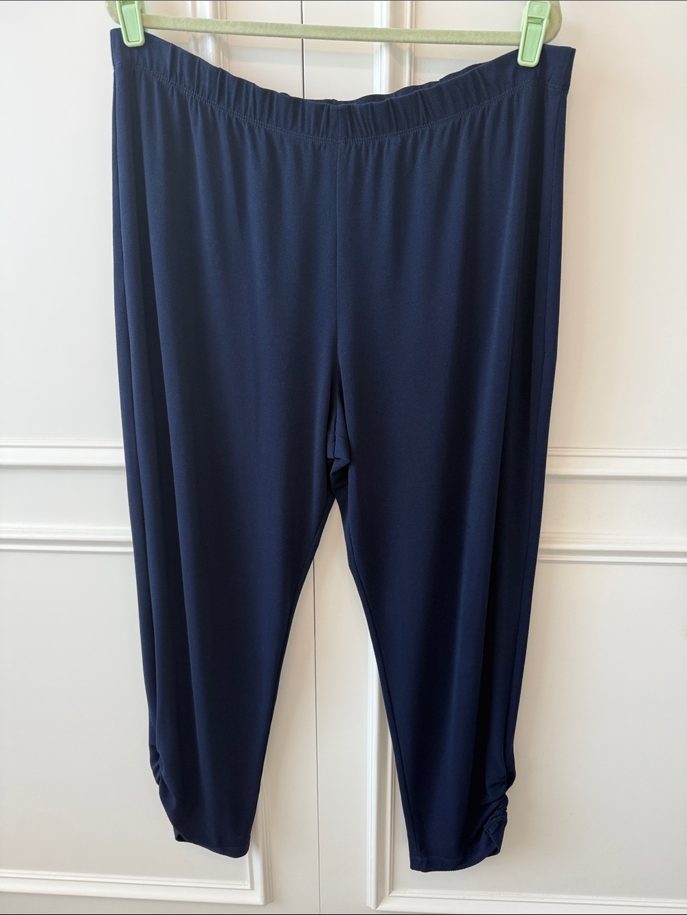 Women's Navy Elastic-Waist Cropped Pull-On Pants